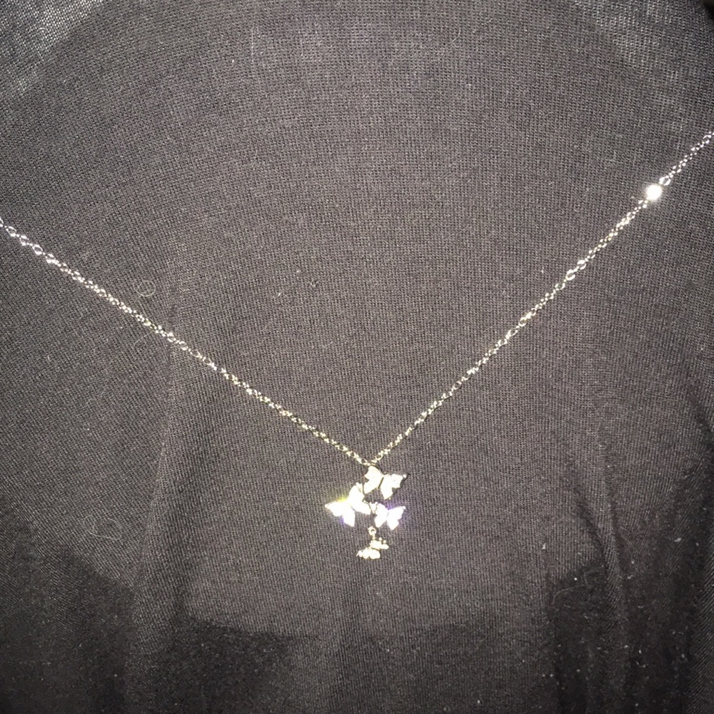 Silver tone necklace